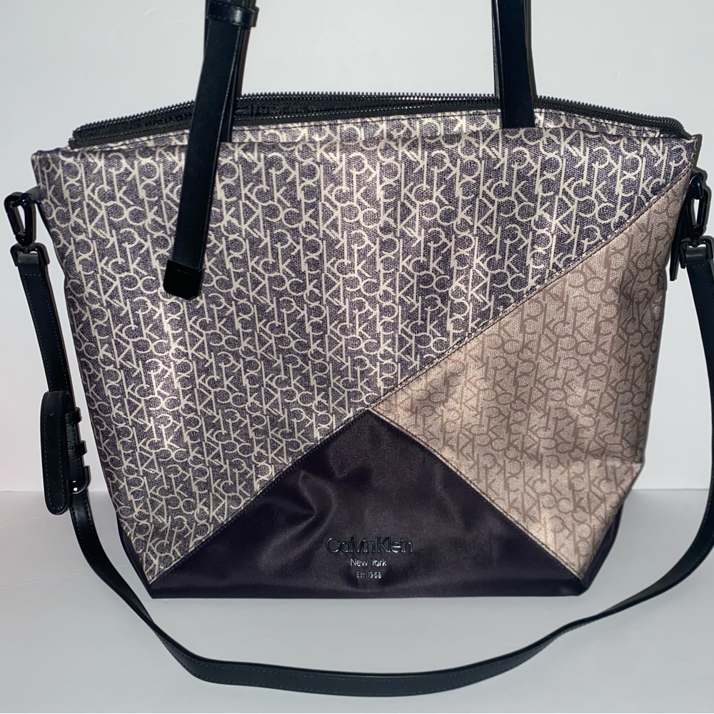 Calvin Klein large shoulder/ handbag